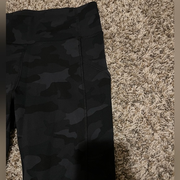 Lululemon Wunder Train grey/black camo leggings with draw string - size 6 - Picture 3 of 5